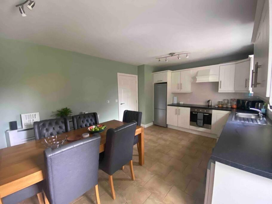 Loughview Gardens - Family Friendly Villa Omagh Buitenkant foto